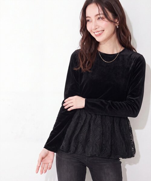 natural couture(ナチュラルクチュール)の「シアーベロア立体チュールペプラムTOPS(Tシャツ/カットソー・レディース・ブラウン/ブラック/グレイッシュベージュ/オフホワイト/チャコールグレー・FREE)」の1枚目の写真