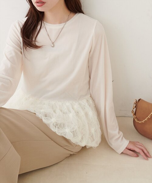 natural couture(ナチュラルクチュール)の「シアーベロア立体チュールペプラムTOPS(Tシャツ/カットソー・レディース・ブラウン/ブラック/グレイッシュベージュ/オフホワイト/チャコールグレー・FREE)」の18枚目の写真