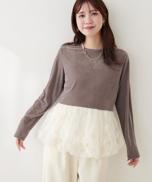 natural couture(ナチュラルクチュール)の「シアーベロア立体チュールペプラムTOPS(Tシャツ/カットソー・レディース・ブラウン/ブラック/グレイッシュベージュ/オフホワイト/チャコールグレー・FREE)」の15枚目の写真