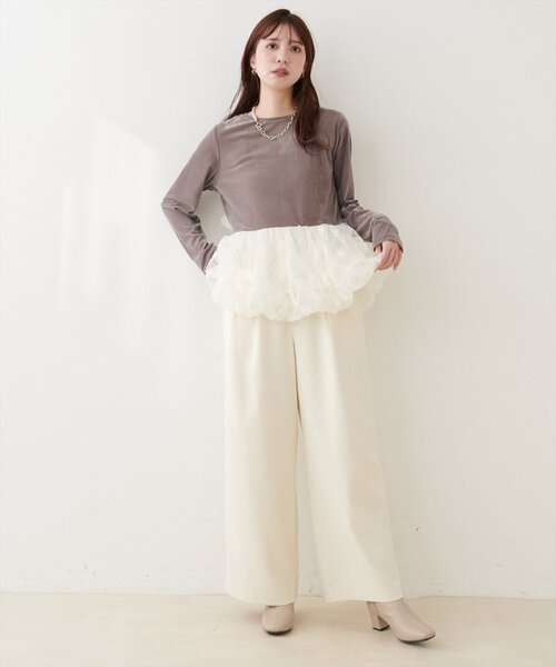 natural couture(ナチュラルクチュール)の「シアーベロア立体チュールペプラムTOPS(Tシャツ/カットソー・レディース・ブラウン/ブラック/グレイッシュベージュ/オフホワイト/チャコールグレー・FREE)」の16枚目の写真