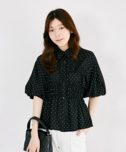 tocco closet(トッコ クローゼット)の「ドット柄シャーリングパフスリーブブラウス(シャツ/ブラウス・レディース・ブラック・M)」の9枚目の写真