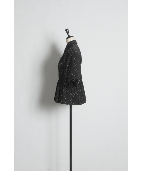 tocco closet(トッコ クローゼット)の「ドット柄シャーリングパフスリーブブラウス(シャツ/ブラウス・レディース・ブラック・M)」の16枚目の写真