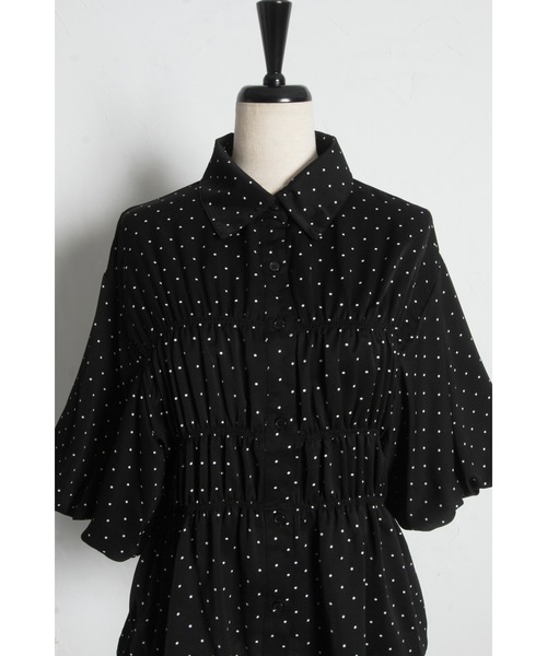 tocco closet(トッコ クローゼット)の「ドット柄シャーリングパフスリーブブラウス(シャツ/ブラウス・レディース・ブラック・M)」の18枚目の写真