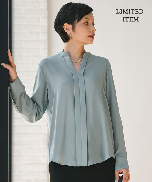 ICB(アイシービー)の「BackSatinAmunzen キーネックブラウス(シャツ/ブラウス・レディース・パイングリーン系/ローズ系4/イエロー系/ブラック系4/ライトグリーン系/アイボリー系・MEDIUM/SMALL/X-SMALL)」の3枚目の写真