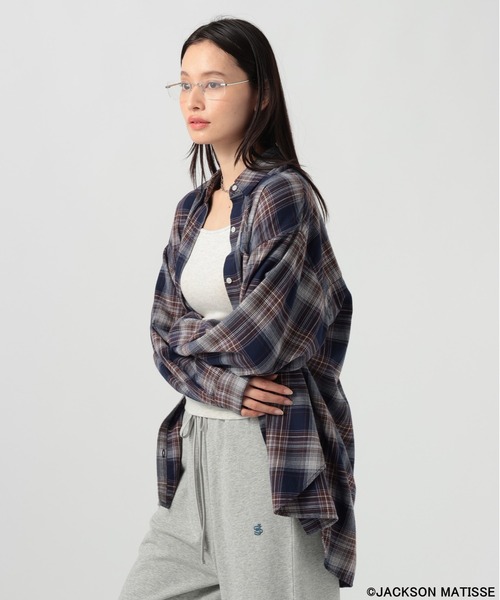 BAYFLOW(ベイフロー)の「アソートチェックBIGシャツ(シャツ/ブラウス・レディース・ベージュ/ブラック/ネイビー/グリーン・MEDIUM/SMALL)」の4枚目の写真