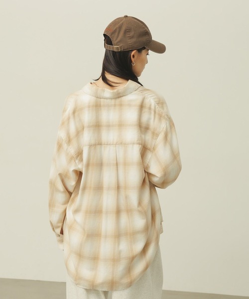 BAYFLOW(ベイフロー)の「アソートチェックBIGシャツ(シャツ/ブラウス・レディース・ベージュ/ブラック/ネイビー/グリーン・MEDIUM/SMALL)」の13枚目の写真