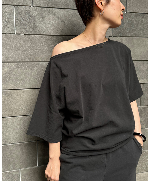 plage（プラージュ）の「twist jersey Tシャツ（Tシャツ/カットソー・レディース・チャコールグレー/ベージュ・FREE）」の22枚目の写真