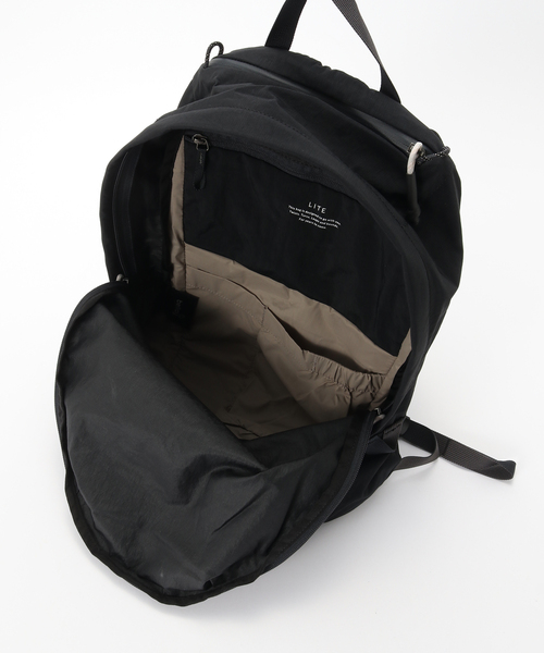 417 EDIFICE(フォーワンセブンエディフィス)の「BELLROY Lite Daypack(バックパック/リュック・メンズ・チャコールグレー/ブラック・FREE)」の15枚目の写真