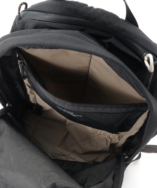 417 EDIFICE(フォーワンセブンエディフィス)の「BELLROY Lite Daypack(バックパック/リュック・メンズ・チャコールグレー/ブラック・FREE)」の16枚目の写真
