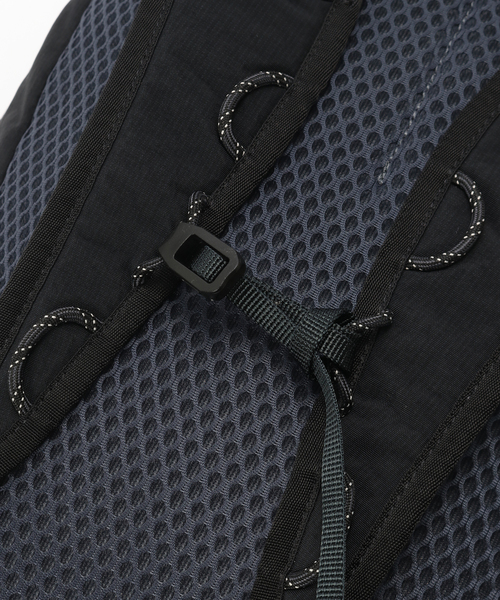 417 EDIFICE(フォーワンセブンエディフィス)の「BELLROY Lite Daypack(バックパック/リュック・メンズ・チャコールグレー/ブラック・FREE)」の20枚目の写真