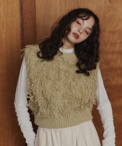 OLUN(オルン)の「fringe knit vest/フリンジニットベスト(ベスト・レディース・ベージュ/ダークブラウン・FREE)」の5枚目の写真