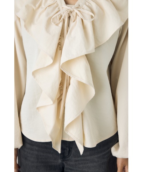AZUL by moussy(アズールバイマウジー)の「レースアップラッフルブラウス 秋服 春服 無地 チェック デザイントップス(シャツ/ブラウス・レディース・ブラック/ブラウン系その他/アイボリー・FREE)」の4枚目の写真