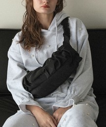 DONOBAN | 【撥水加工 / 立体的なギャザーデザインが、持つだけでコーディネートのアクセントに】フリル ギャザー ボディーバッグ カバン 鞄 撥水 はっ水 ポケット ナイロン ショルダーバッグ ママバッグ マザーズバッグ メッシュ 肩掛け ショルダー 調節可 ドノバン 肩掛け 軽量 無地 プレゼント(ボディバッグ/ウエストポーチ)