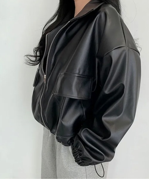 Emilie(エミリー)の「ダブルジップ フェイクレザーショートジャケット(ライダースジャケット・レディース・ブラック/クリーム・FREE)」の12枚目の写真