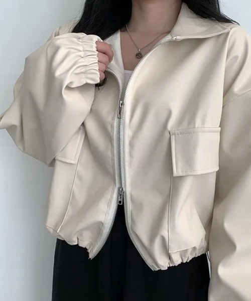 Emilie(エミリー)の「ダブルジップ フェイクレザーショートジャケット(ライダースジャケット・レディース・ブラック/クリーム・FREE)」の5枚目の写真