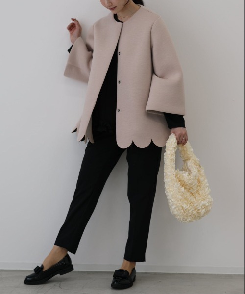 Neige（ネージュ）の「スカラップAラインジャケットコート（ノーカラーコート・レディース・ブラック/ピンクベージュ・ONE SIZE）」の11枚目の写真