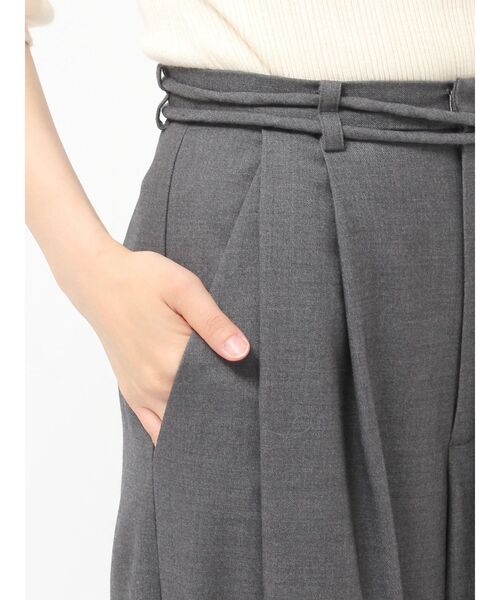 LAGUNAMOON(ラグナムーン)の「コードベルトツキツータックワイドパンツ(その他パンツ・レディース・ライトグレー/チャコールグレー・MEDIUM/SMALL)」の11枚目の写真