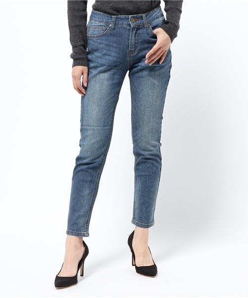 Pierrot（ピエロ）の「【美ゆるシルエット】テーパード デニム/レディース（デニムパンツ・レディース・ブルー/ネイビー/ライトブルー・S/M/L）」の17枚目の写真