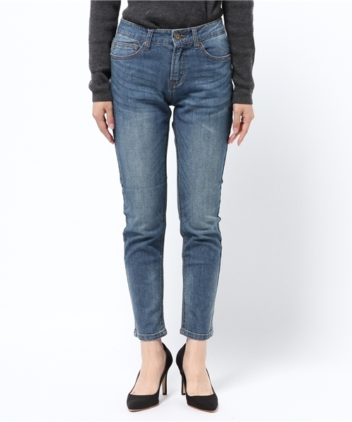 Pierrot（ピエロ）の「【美ゆるシルエット】テーパード デニム/レディース（デニムパンツ・レディース・ブルー/ネイビー/ライトブルー・S/M/L）」の4枚目の写真