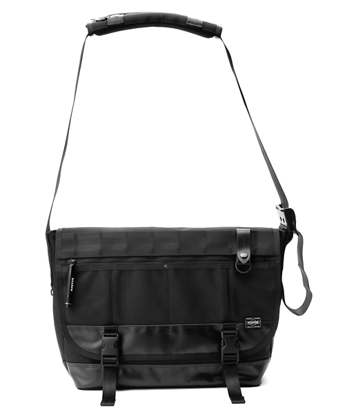 PORTER(ポーター)の「PORTER HEAT MESSENGER BAG LARGE <B印 YOSHIDA SELECT>(メッセンジャーバッグ・メンズ・ブラック・ONE SIZE)」の1枚目の写真