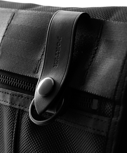 PORTER(ポーター)の「PORTER HEAT MESSENGER BAG LARGE <B印 YOSHIDA SELECT>(メッセンジャーバッグ・メンズ・ブラック・ONE SIZE)」の16枚目の写真