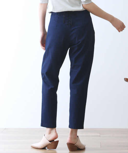 36Quatre-Neuf(カトルナフ)の「ウォッシュデニムパンツ(デニムパンツ・レディース・サックスブルー/ネイビー・36/38/40)」の1枚目の写真