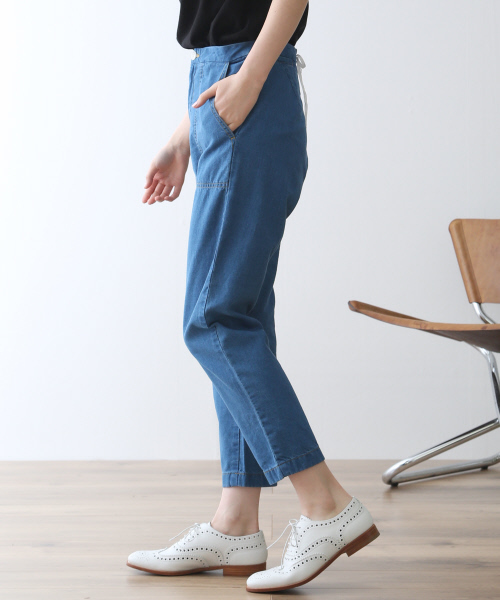 36Quatre-Neuf(カトルナフ)の「ウォッシュデニムパンツ(デニムパンツ・レディース・サックスブルー/ネイビー・36/38/40)」の3枚目の写真