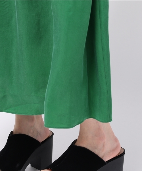 AMERICAN RAG CIE（アメリカンラグシー）の「AMERICAN RAG CIE フリルキャミソールワンピース（ワンピース・レディース・グリーン/キャメル・FREE）」の9枚目の写真