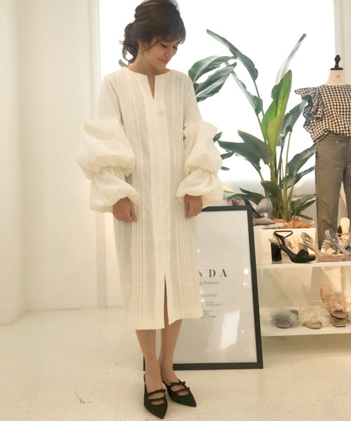 RANDA（ランダ）の「ボリュームデザインスリーブワンピース（ワンピース・レディース・ホワイト/カーキ/チェック・0/1）」の2枚目の写真