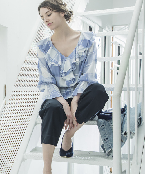 Emma Taylor(エマテイラー)の「【STYLEBAR】ビッグギンガムチェックフリルブラウス(シャツ/ブラウス)」|サックスブルー