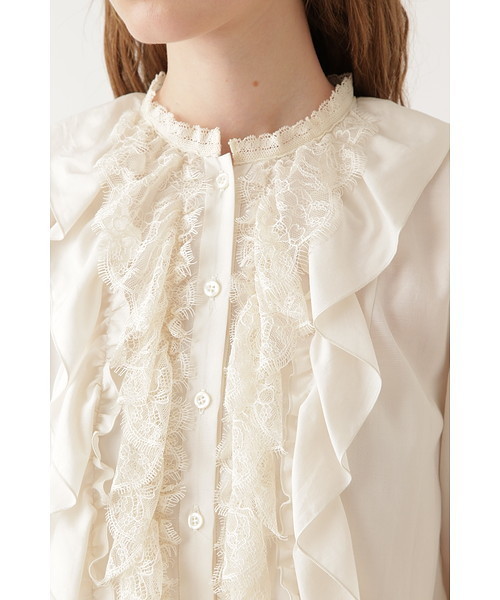 JILL STUART（ジルスチュアート）の「ルスランレース×フリルシャツブラウス（シャツ/ブラウス・レディース・ホワイト/ネイビー/ボルドー・SMALL/MEDIUM）」の4枚目の写真