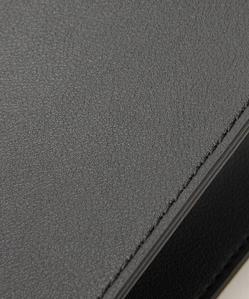 LIPSTAR（リップスター）の「フェイクレザーミニトートバック（ハンドバッグ・レディース・ブラック/ベージュ・M）」の6枚目の写真