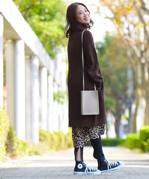 LIPSTAR（リップスター）の「フェイクレザーミニトートバック（ハンドバッグ・レディース・ブラック/ベージュ・M）」の5枚目の写真