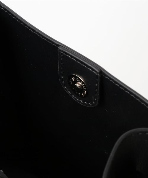 LIPSTAR（リップスター）の「フェイクレザーミニトートバック（ハンドバッグ・レディース・ブラック/ベージュ・M）」の4枚目の写真