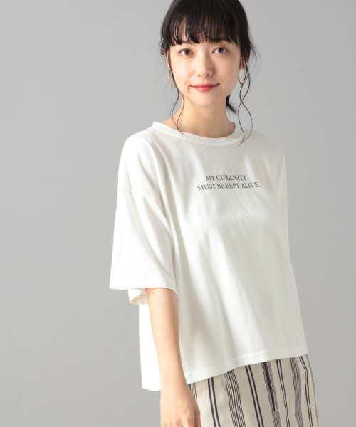 LOWRYS FARM（ローリーズファーム）の「ロゴワイドＴＥＥ　846516（Tシャツ/カットソー・レディース・チャコールグレー/ベージュ/オフホワイト/カーキ・FREE）」の5枚目の写真