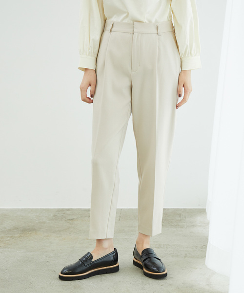 ROPE' PICNIC（ロペピクニック）の「プレミアムフィールテーパードパンツ（その他パンツ・レディース・ブラック/ベージュ系その他/ブルー系その他/キャメル・40/38/36）」の2枚目の写真