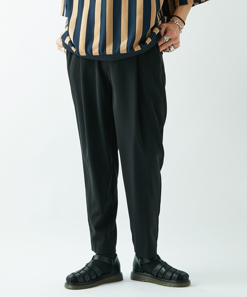 Lui's（ルイス）の「スリムテーパードパンツ（スラックス）」 - WEAR