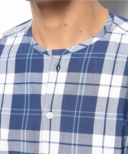 BEAMS(ビームス)の「◎BEAMS / チェック ノーカラー シャツ(シャツ/ブラウス・メンズ・レッド/ブルー・MEDIUM/LARGE/SMALL)」の5枚目の写真