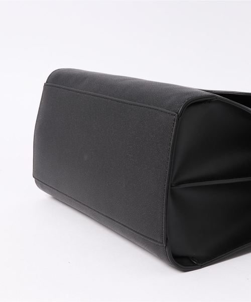 FIORELLI（フィオレッリ）の「【FIORELLI】スクエアショルダーバッグ（ショルダーバッグ・レディース・ブラック/ピンク・FREE）」の4枚目の写真