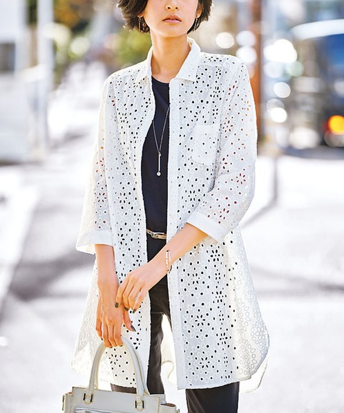 BELLUNA（ベルーナ）の「オーバーレース素材シャツジャケット（その他アウター・レディース・ネイビー/セージグリーン/モカ/オフホワイト/コーラル・LARGE/X-LARGE/MEDIUM）」の2枚目の写真