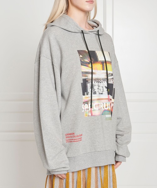METROCITY(メトロシティ)の「METROCITY 20SS ファッション・ショー 記念 ロング パーカー / メトロシティ(パーカー・レディース・ブラック/グレー/イエロー/アイボリー・M/L)」の11枚目の写真