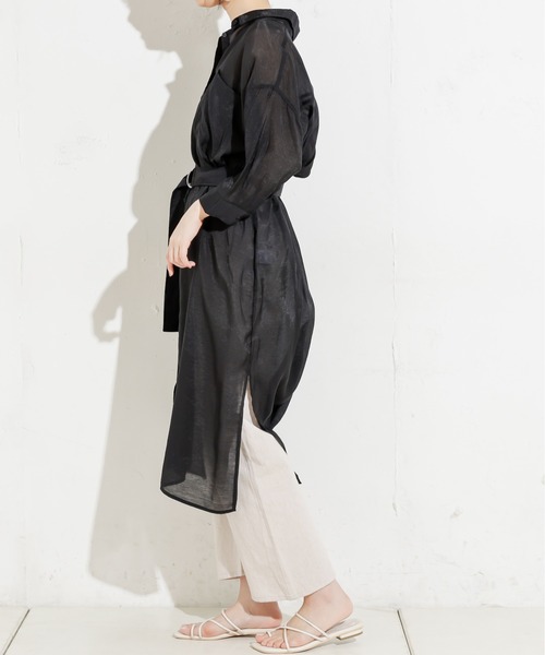 natural couture（ナチュラルクチュール）の「シアーロングシャツワンピース（ワンピース・レディース・オフホワイト/ブラック/ミント/ラベンダー・FREE）」の6枚目の写真