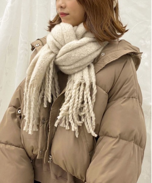 apres jour（アプレジュール）の「ふわふわフリンジマフラー【ZOZOTOWN限定アイテム】（マフラー・レディース・アイボリー/モカ/ライトベージュ/グレイッシュベージュ・ﾌﾘ-）」の6枚目の写真