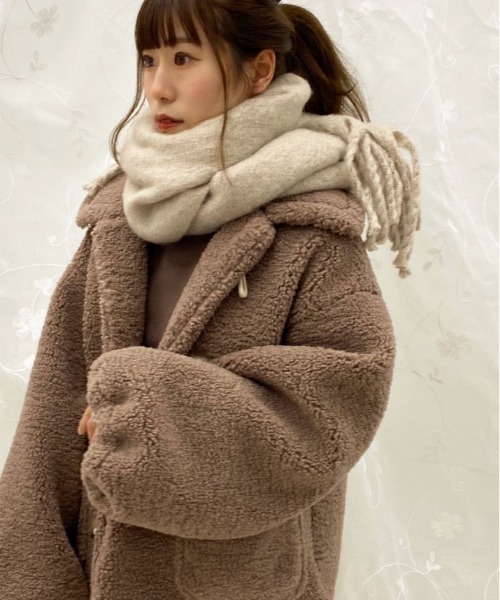 apres jour（アプレジュール）の「ふわふわフリンジマフラー【ZOZOTOWN限定アイテム】（マフラー・レディース・アイボリー/モカ/ライトベージュ/グレイッシュベージュ・ﾌﾘ-）」の9枚目の写真