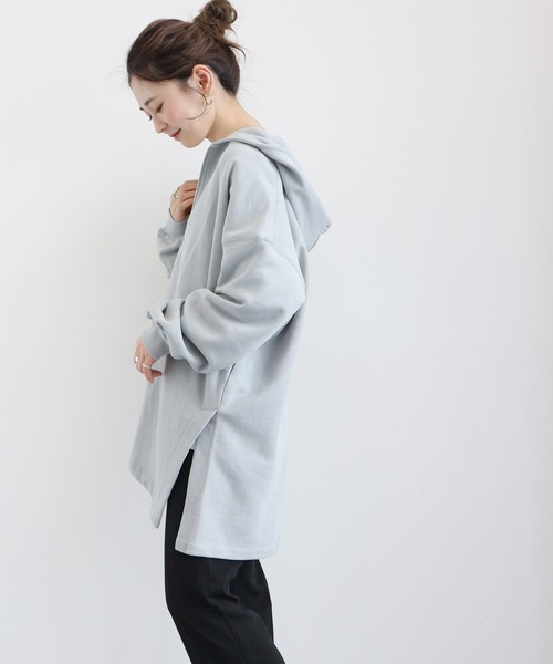 AMERICAN HOLIC（アメリカンホリック）の「ハーフZIP裏毛サイドスリットチュニック ＊（スウェット・レディース・オフホワイト/ライトグレー/チャコールグレー/ライトベージュ・FREE）」の8枚目の写真