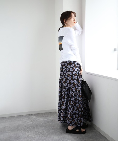 Bonum(ボナム)の「ヘムフレアマルチフラワースカート(スカート・レディース・ブラック/ネイビー/ピンク・FREE)」の4枚目の写真