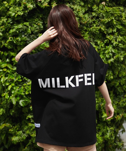 MILKFED.（ミルクフェド）の「RAGLAN BIG TUNIC（チュニック・レディース・ブラック/ベージュ/ライトグリーン/レッド/ネイビー・ONE SIZE）」の2枚目の写真
