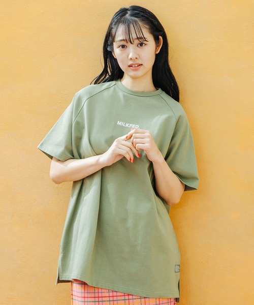 MILKFED.（ミルクフェド）の「RAGLAN BIG TUNIC（チュニック・レディース・ブラック/ベージュ/ライトグリーン/レッド/ネイビー・ONE SIZE）」の14枚目の写真