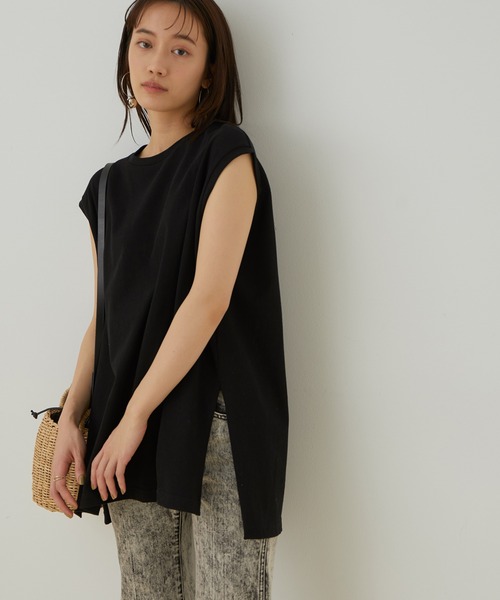 ADAM ET ROPE'(アダムエロペ)の「オーバーサイズノースリーブTEE(Tシャツ/カットソー・レディース・スミクロ/イエロー系その他/ブラック/オフホワイト・FREE)」の3枚目の写真