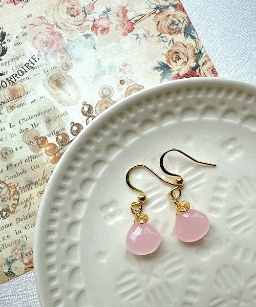 tone（トーン）の「【SPICY COLORS】Uzumakiピアス【サージカルステンレス】（ピアス（両耳用）・レディース・ターコイズブルー/グリーン/レッド/ホワイト/イエロー/ライトブルー/その他/ピンク/ワインレッド/パープル/グレー/ブラック/ライトピンク・FREE）」の10枚目の写真